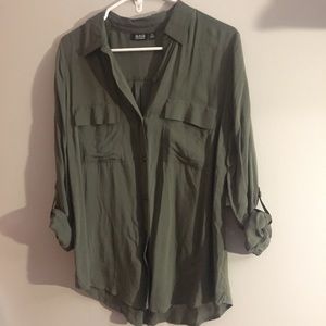 A.N.A green rolled sleeve button up blouse NWT